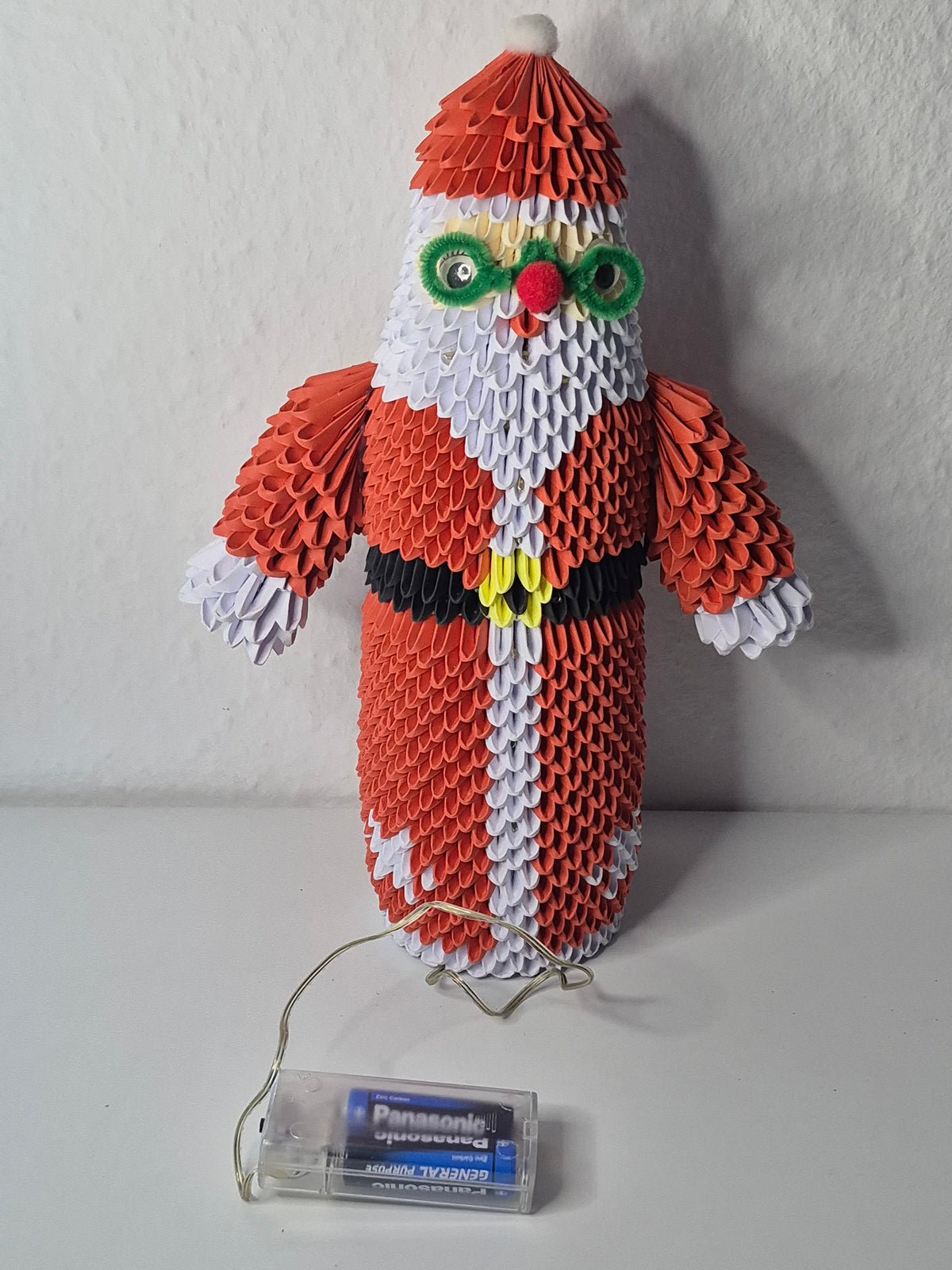 Weihnachtsmann aus Origamipapier