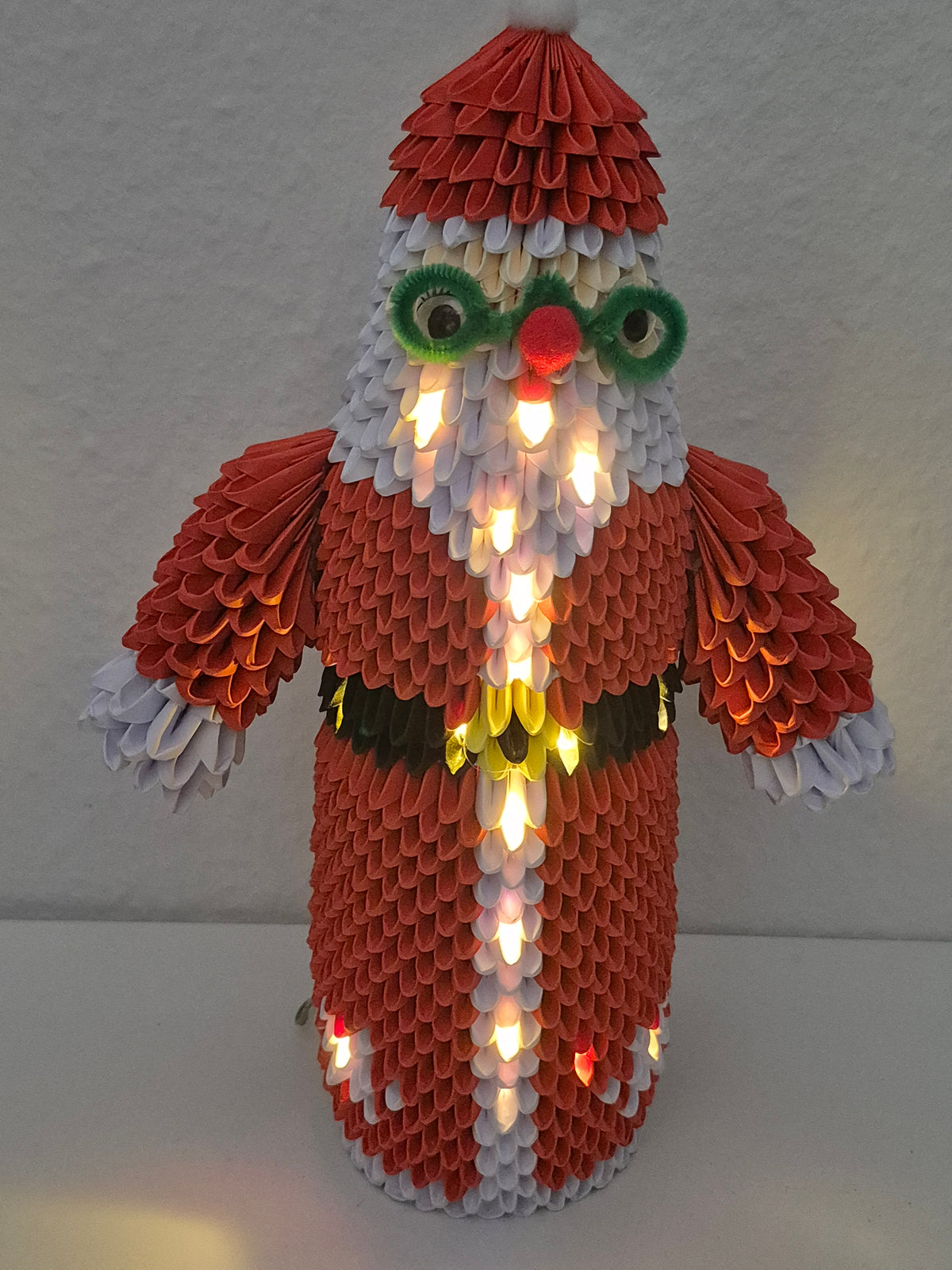 Weihnachtsmann aus Origamipapier